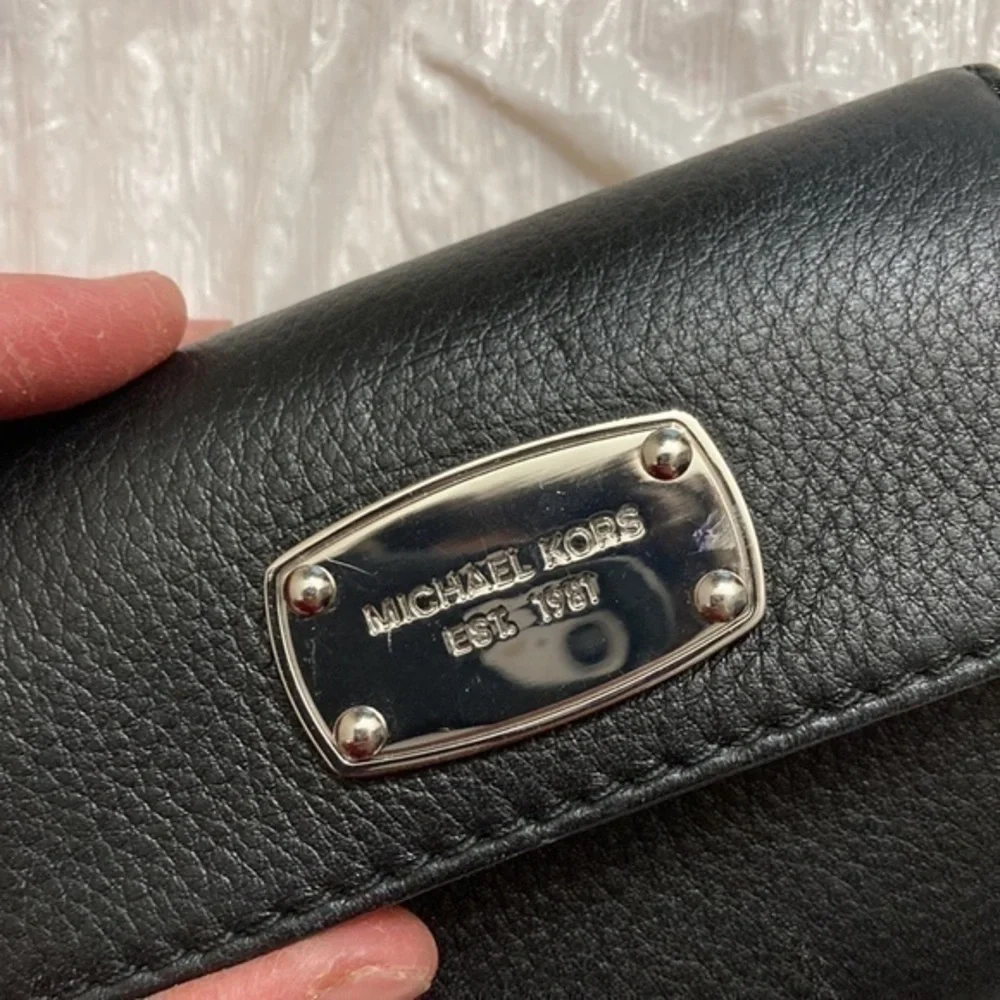 Michael kors black leather mini wallet